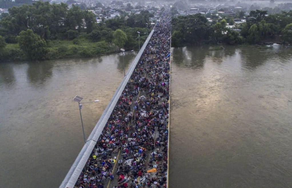 El paso de migrantes por México no es un fenómeno nuevo, sin embargo, jamás se había busco un éxodo de tal magnitud de un país que no se encuentra en guerra | Foto: Voz de América / AFP