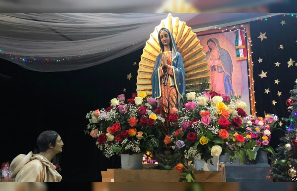 Iglesia de Nuestra Señora de Guadalupe minutos antes de dar inicio a la procesión de la celebración de la Virgen de Guadalupe en Nueva York. (Foto: Celia Mendoza – VOA)