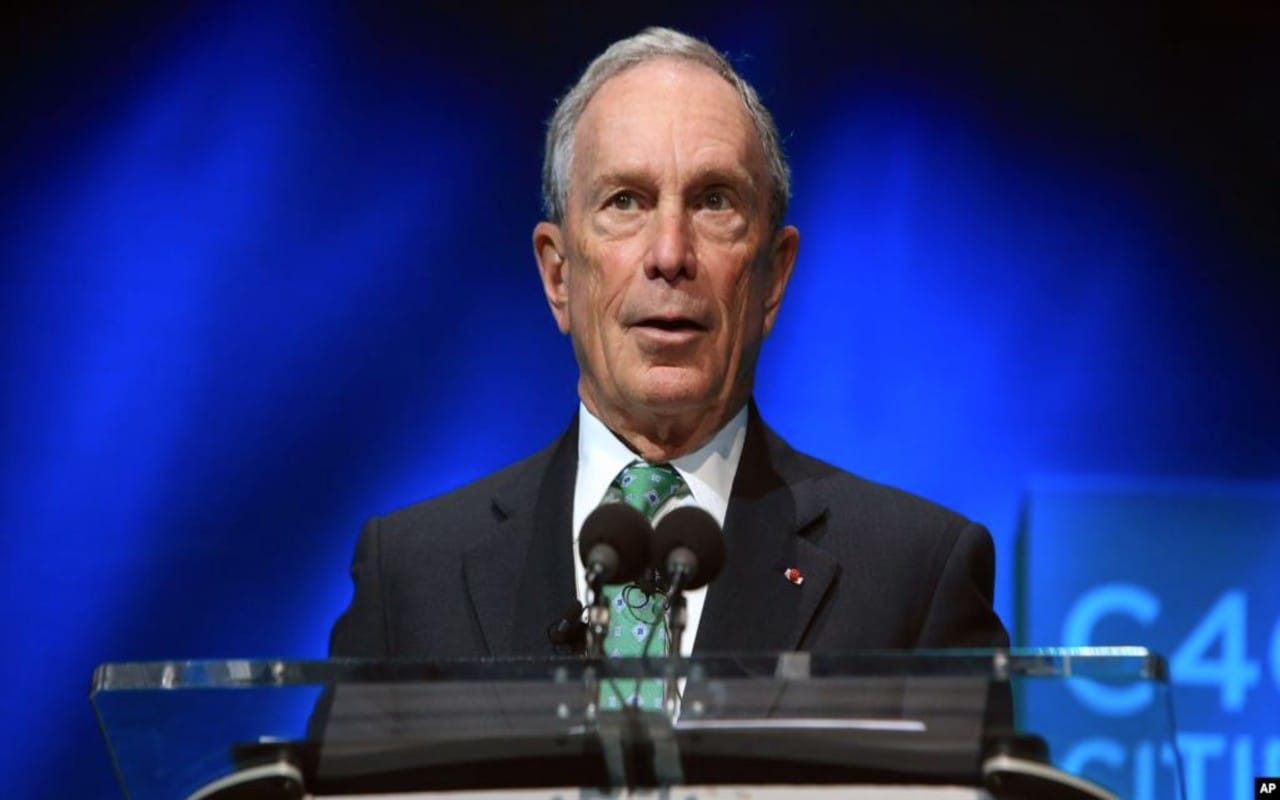 El ex alcalde de Nueva York, Michael Bloomberg en foto de archivo del 3 de diciembre de 2015.