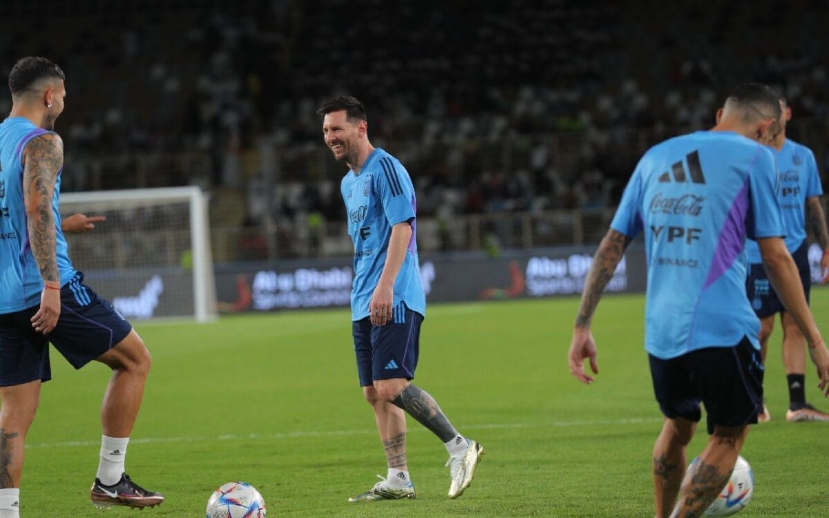 La selección albiceleste entrenando en Abu Dhabi para el Mundial de Qatar 2022.